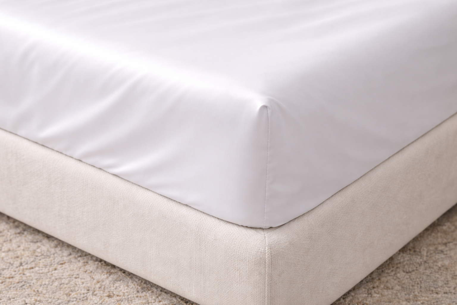 Luxury Sateen Fitted Sheet – 400TC (White)